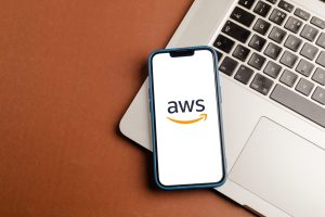 API GatewayとALBの違い：Lambda・ECSの前段をタイムアウト・料金・認証で選ぶ